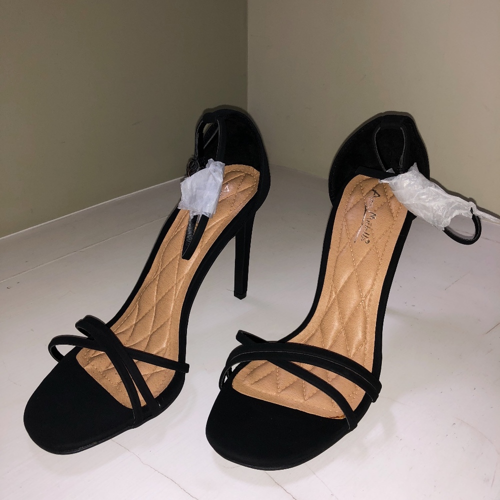 Black dainty 3" heel